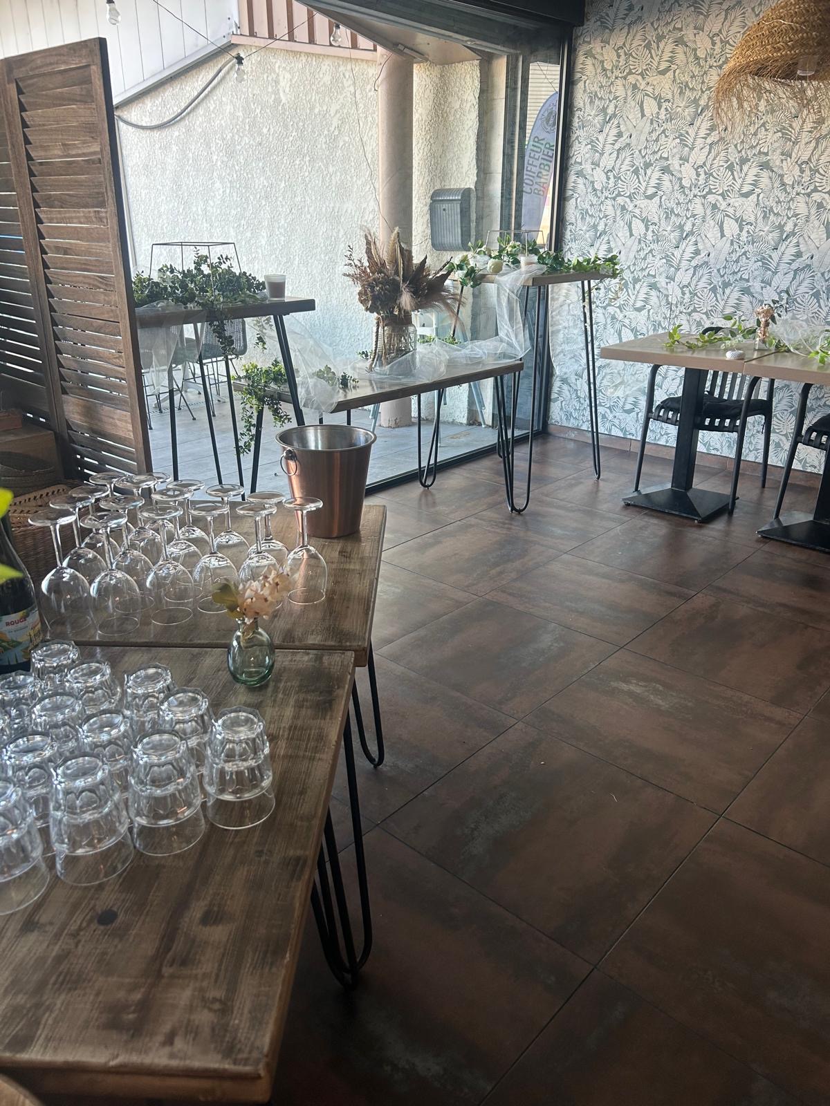 Salle dressée pour un événement privé chez B Brasserie