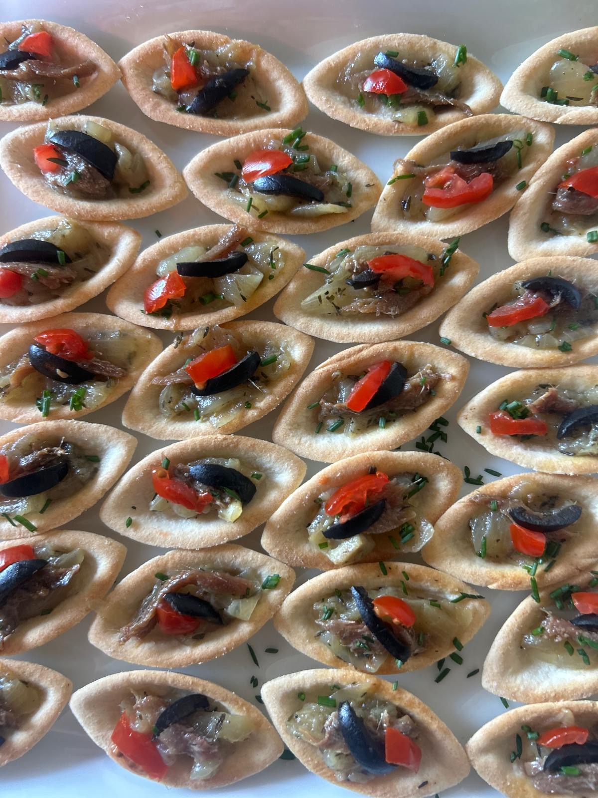 Tartelettes tapenade et tomate pour un buffet privatisation
